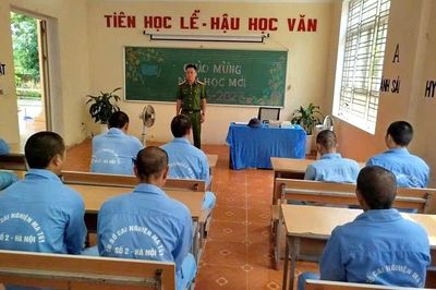 Lớp học đặc biệt phía sau cánh cửa trại cai nghiện
