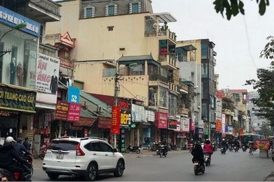 Hà Nội cấm taxi, xe hợp đồng dưới 8 chỗ trên phố Khâm Thiên giờ cao điểm