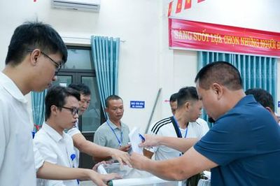 Quốc Oai đấu giá hơn 18ha đất công ích, giá trúng cao gấp 467 lần khởi điểm