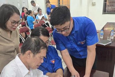 Phường Thượng Cát lan tỏa phong trào 'Bình dân học vụ số'