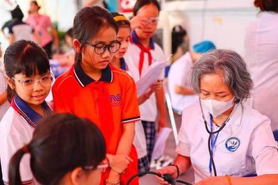 Hà Nội đẩy nhanh tiến độ khám sức khỏe toàn dân và kích hoạt cao điểm phòng, chống dịch bệnh