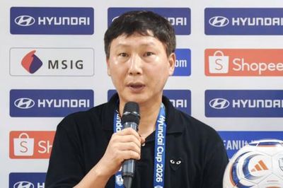 HLV Kim Sang-sik tự hào vì tuyển Việt Nam vào chung kết gặp Thái Lan