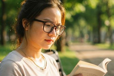 Thiếu vitamin D có làm tăng nguy cơ cận thị?