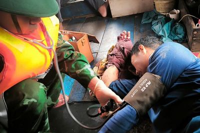 Ngư dân gặp chấn thương nặng khi đánh bắt trên biển