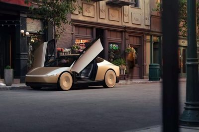 Taxi không người lái của Tesla chuẩn bị chở khách