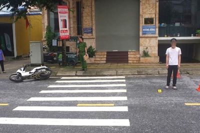 Khởi tố nam thanh niên dùng điện thoại khi lái xe gây tai nạn