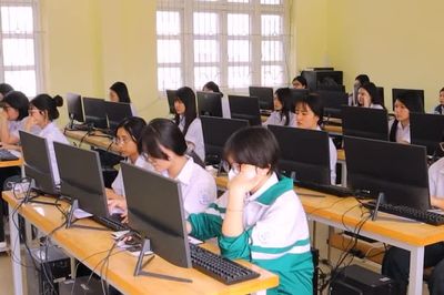 [Video] Chuẩn bị thí điểm thi tốt nghiệp THPT trên máy tính từ năm 2027