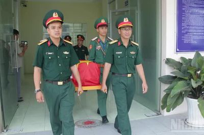 Cần Thơ bàn giao 1.019 mẫu sinh phẩm hài cốt liệt sĩ để giám định ADN