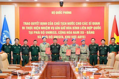 Trao Quyết định của Chủ tịch nước cho 3 sĩ quan thực hiện nhiệm vụ gìn giữ hòa bình Liên hợp quốc