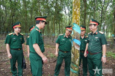 Trung tướng Trương Mạnh Dũng kiểm tra công tác sẵn sàng chiến đấu tại Đoàn Kinh tế-Quốc phòng 778