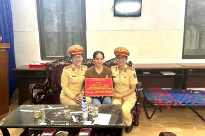 Ấm áp nghĩa tình đồng đội với cựu cán bộ Công an có hoàn cảnh khó khăn