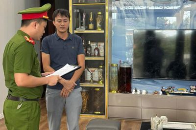 Khởi tố đối tượng khai thác tài nguyên trái phép