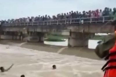 3 người thương vong do sét đánh và nước cuốn