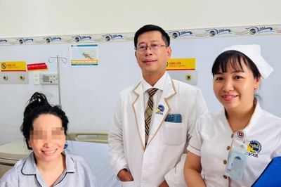 Đau hông lưng, người phụ nữ 40 tuổi phát hiện u mỡ thận 8 cm