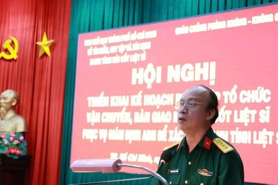 Vận chuyển mẫu hài cốt liệt sĩ ở TPHCM ra Hà Nội bằng máy bay CASA-295