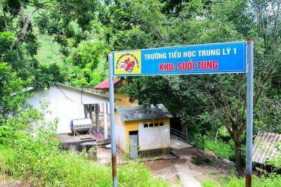 Điểm trường vùng biên Thanh Hóa nứt tường, lo mất an toàn