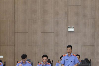 Nhận hối lộ, cựu Thứ trưởng Nguyễn Bá Hoan bị đề nghị 12 -13 năm tù