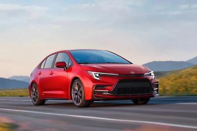 Xe Toyota bán chạy nhất mọi thời đại tung bản đặc biệt