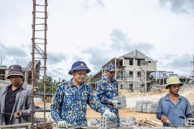 Xây trường liên cấp giữa đại ngàn Trường Sơn: Nắng lửa đỉnh núi