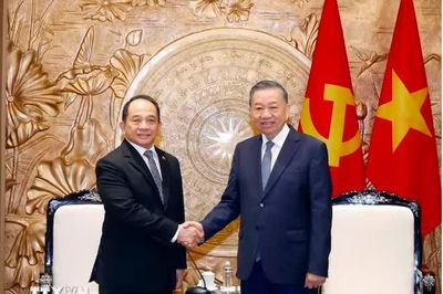 Việt Nam đề nghị Philippines phối hợp giải quyết các vấn đề có lợi ích chung trên Biển Đông