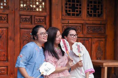 Hoan nghênh Trung Quốc miễn thị thực quá cảnh 10 ngày với công dân Việt Nam