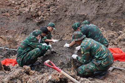 Tìm thêm hài cốt ở công viên Lê Thị Riêng, xác minh mộ liệt sĩ Nguyễn Thị Minh Khai