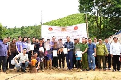 Gỡ 'nút thắt' giấy tờ nhân thân, đưa Nghị quyết 205 đến vùng cao Pà Cò