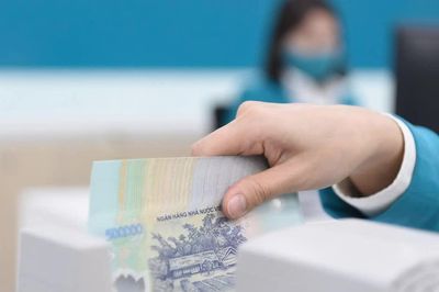 Lãi suất ngân hàng ngày 19/8: Ngân hàng nào đang trả lãi suất lên tới 7,9%?