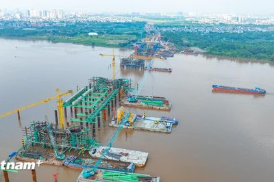 Các cây cầu vượt nghìn tỷ qua sông Hồng phải hoàn thành vào tháng 7/2027
