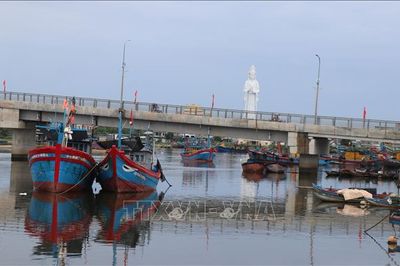 Quân đội chủ động ứng phó với áp thấp nhiệt đới trên Biển Đông