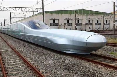 Nhật Bản: Tàu tốc hành gây tai nạn, 4 người thiệt mạng