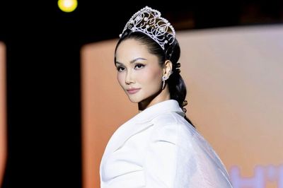 H'Hen Niê mang văn hóa dân tộc lên sân khấu