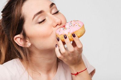3 lý do khiến cơ thể thường xuyên thèm đồ ngọt