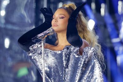 Nữ ca sĩ xô đổ kỷ lục của Beyoncé sau 23 năm