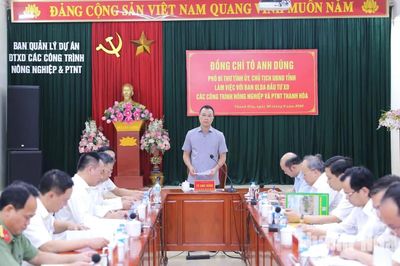 Chủ tịch UBND tỉnh Tô Anh Dũng làm việc với Ban Quản lý dự án đầu tư xây dựng các công trình nông nghiệp và phát triển nông thôn