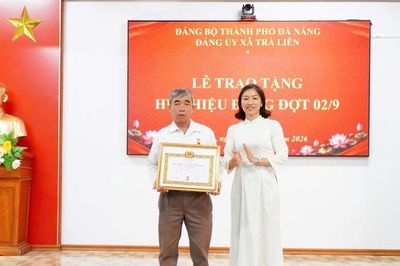 Xã Trà Liên trao Huy hiệu Đảng đợt 2/9 cho 5 đảng viên