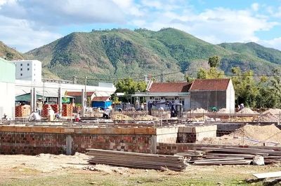 Dự án xây dựng Khu công nghiệp Nhơn Hòa - giai đoạn 2: Gỡ vướng giải phóng mặt bằng, tạo đồng thuận