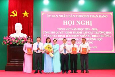 Phường Phan Rang công bố quyết định thành lập các trường học và công tác cán bộ