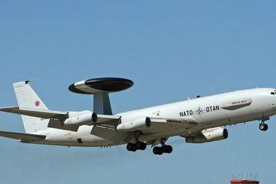 NATO điều 25 máy bay áp sát Kaliningrad, Anh viện trợ 150.000 drone và Ấn Độ mua tàu ngầm Đức