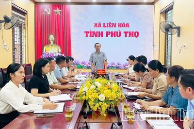 Phó Chủ tịch Thường trực Ủy ban MTTQ tỉnh Đinh Công Thực làm việc với Đảng ủy xã Liên Hòa