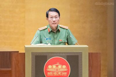 Quốc hội nghe báo cáo về các dự án luật trong lĩnh vực hình sự