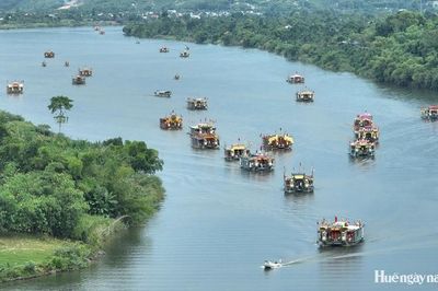 Hơn 20 ngàn người tham gia Lễ hội điện Huệ Nam