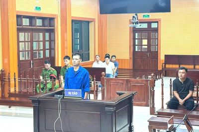 Quảng Ninh: Đâm xe vào cảnh sát giao thông rồi bỏ trốn, người đàn ông lĩnh 18 tháng tù
