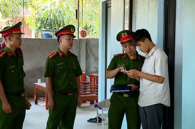 Tăng cường quản lý cư trú để giữ vững ANTT cơ sở