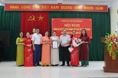 Xã Hà Quảng công bố quyết định thành lập các chi bộ và chỉ định nhân sự cấp ủy