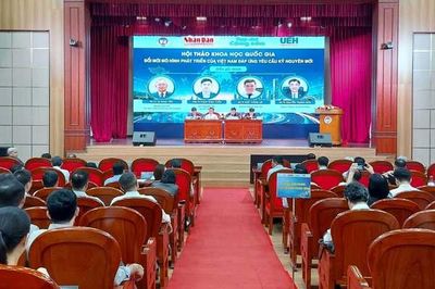 Đổi mới mô hình phát triển: Kiến tạo động lực tăng trưởng cho kỷ nguyên mới