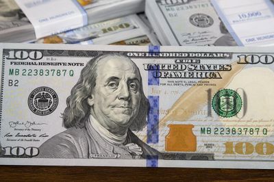 Tỷ giá ngoại tệ ngày 20/8: USD bán ra 26.370 đồng