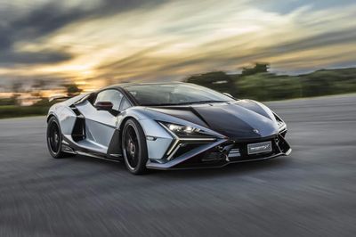 1.065 mã lực, 345 km/h: Lamborghini vừa tạo ra 'quái vật' mới khiến giới mê xe choáng ngợp