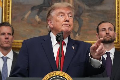 Ông Trump tuyên bố thực hiện 'chiến tranh kinh tế' tàn khốc chống Iran