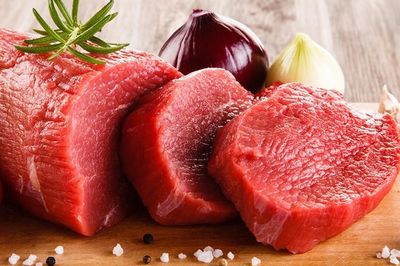 Mẹo đơn giản phân biệt thịt bò thật - giả khi đi chợ